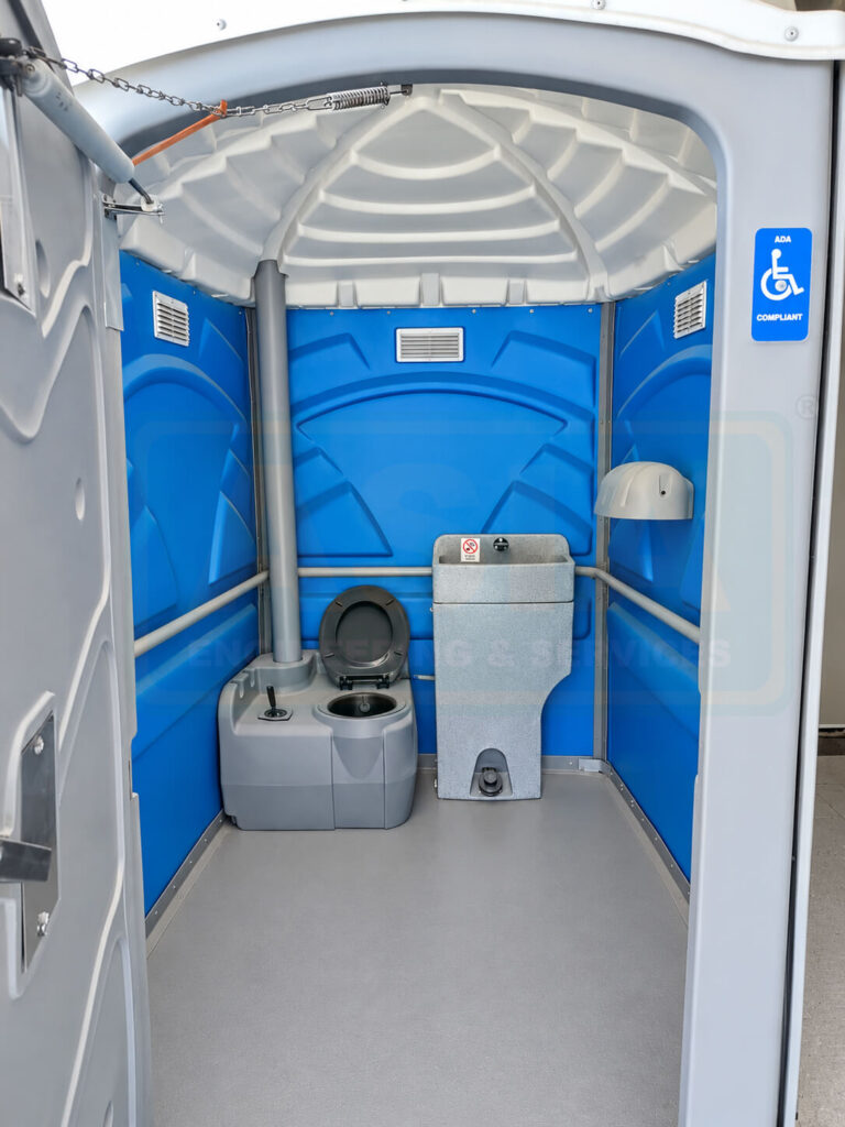Glacier Handicap Model Portable Plastic Chemical Toilet